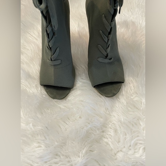 Steve Madden Olive Knit Stiletto Booties 8.5 - Picture 12 of 13